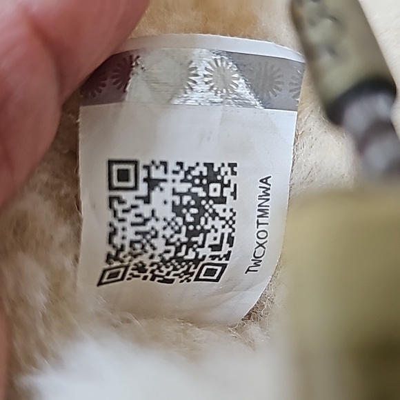 UGG Moccasins Chestnut - Picture 9 of 10